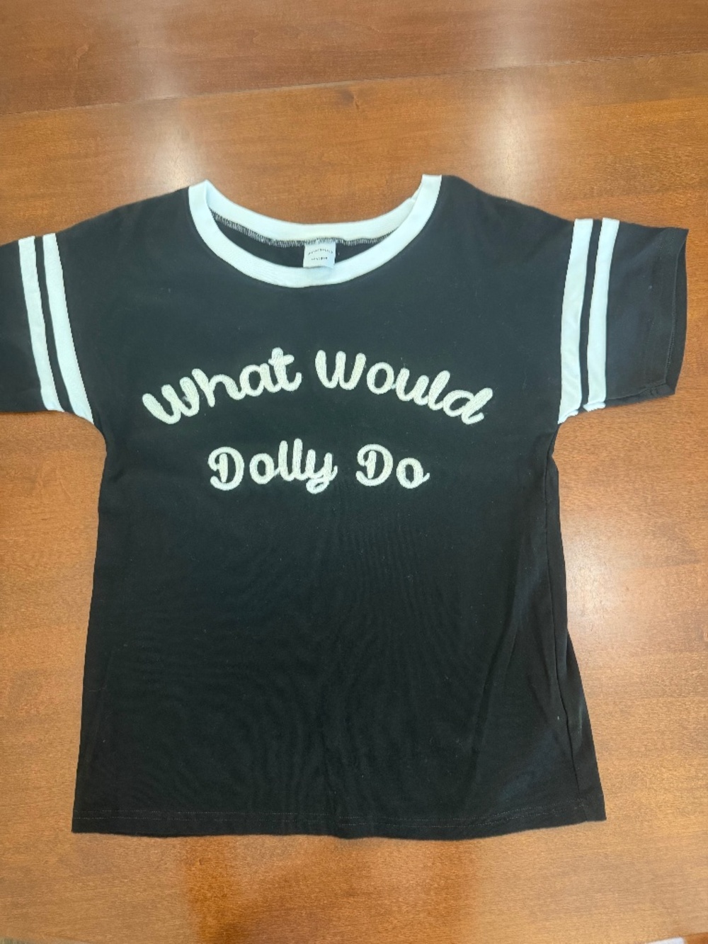 “What would Dolly Do” Women’s T-shirt - Understated Leather